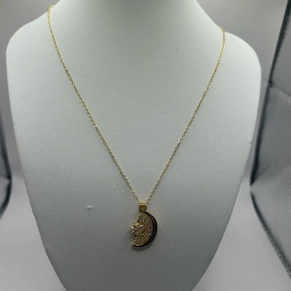 Fashion Jewelry Gold Crescent Moon Necklace - Picture 1 of 2